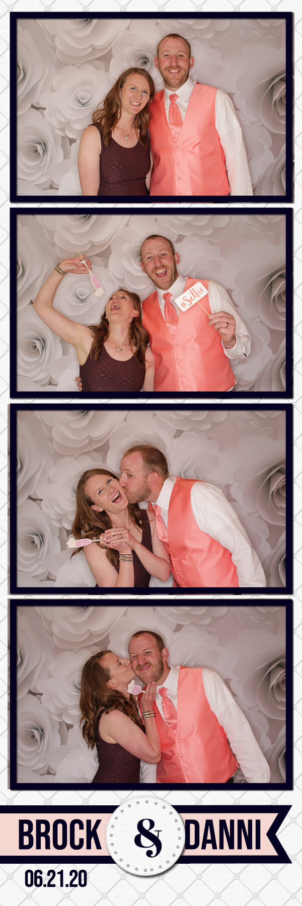 Danni and Brock’s Wedding | View more photos from the event at gallery.photoboothbillings.com/u/PhotoBoothBillings/Danni-and-Brock’s-Wedding